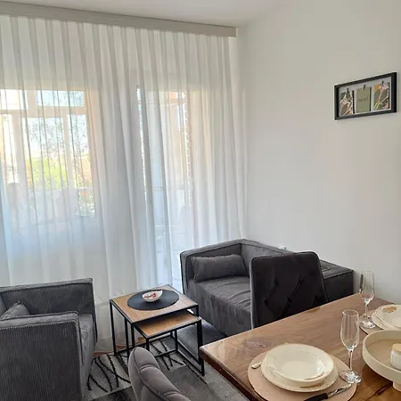 Maribelle Apartment *